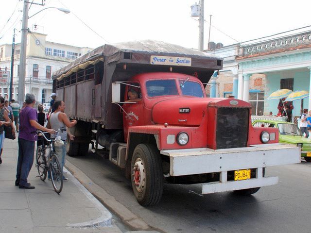 Azt hiszed nálunk a legnagyobb kaland a buszozás? 1