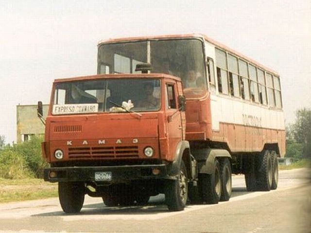 Azt hiszed nálunk a legnagyobb kaland a buszozás? 6