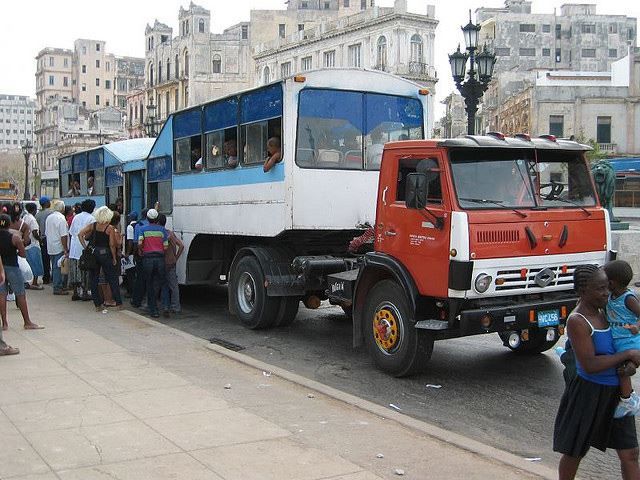 Azt hiszed nálunk a legnagyobb kaland a buszozás? 13