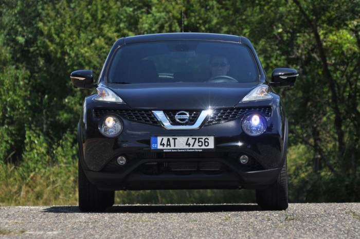 Összehasonlító teszt: melyik a legjobb csajterepjáró? 13 4 250 000 és 4,8 millió Ft között mozog a Juke listaára. Előbbi a 94, utóbbi a 218 lóerős Nismo RS modellé