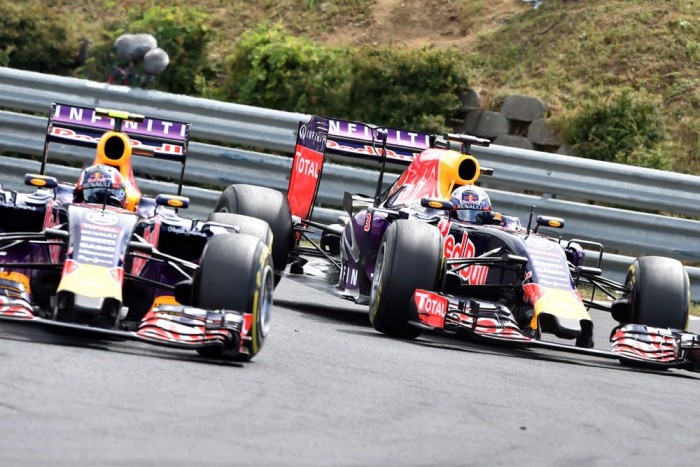 1. Red Bull Racing - 468,7 millió (266 millió szponzori bevétel + 35,7 millió partnerektől + 167 millió a FOM-tól)