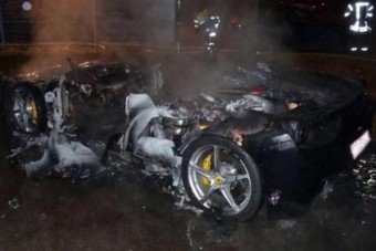 Felgyújtotta Ferrariját, hogy újat kapjon apucitól