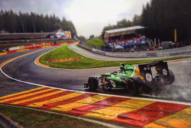 F1: Szex vagy padlógáz az Eau Rouge-ban? Nehéz döntés!