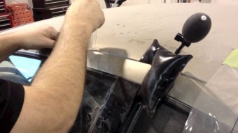 1 perc elég a zárt ajtó feltöréséhez, mutatjuk