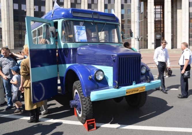 KAvZ-663 - Nem véletlenül hasonlít egy teherautóra. 