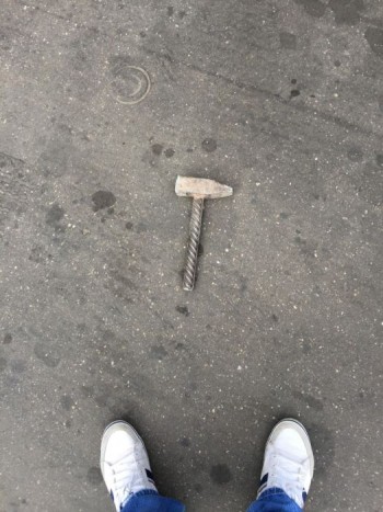 Kegyetlen vészt hozott az elhagyott kalapács 4 | Vezess Kegyetlen vészt hozott az elhagyott kalapács 4