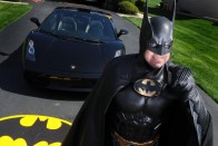 Lerobbant a Batmobile, halálra gázolták Batmant 8