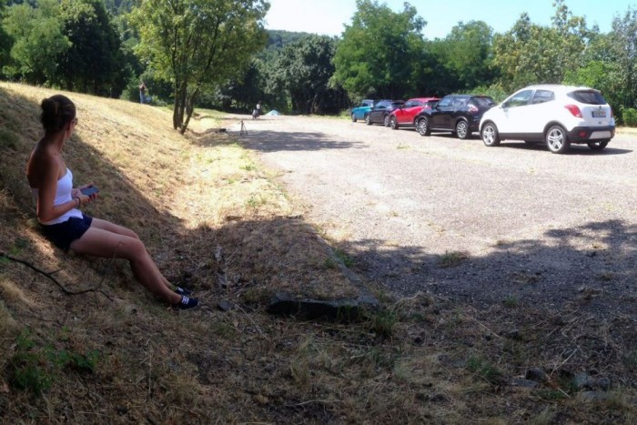 Lányteszt: mit tud az öt csajos dzsip? 9 Tolnay Anita kolléganőnket kiugrasztottuk egy napra a termelésből, hogy elkísérjen bennünket az összehasonlító tesztre