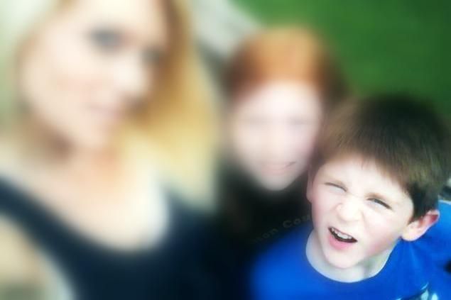 Apu! Anyuék meghaltak, itt vagyok az erdőben!