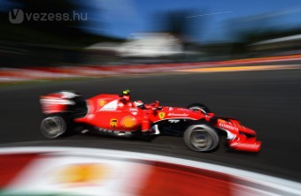 F1: Räikkönent hátrasorolták a rajt előtt