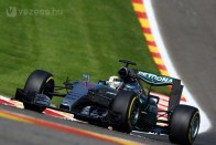 F1: Rosberg a rajtban bízik 27