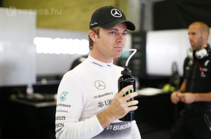 F1: Rosberg a rajtban bízik 6