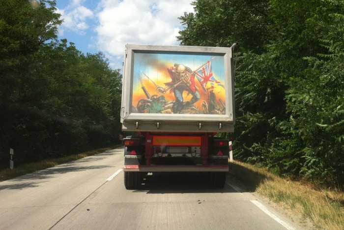 Híres szörny száguld Lacháza felé – fotó