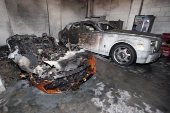 Luxusautók semmisültek meg a tűzben, százmilliós a kár