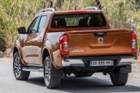 Az SUV-kra hajaz a Nissan új pickupja 38