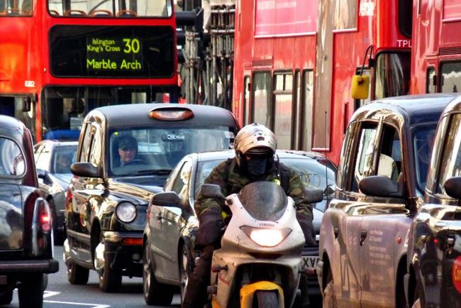 A londoni autósok szívnak a legtöbbet dugóban állva
