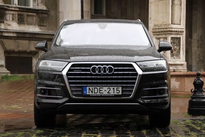 Sok-sok matt ezüst az orron