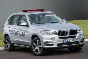 Hibrid BMW terepjáró lesz az elektromos F1 műszaki mentőkocsija
