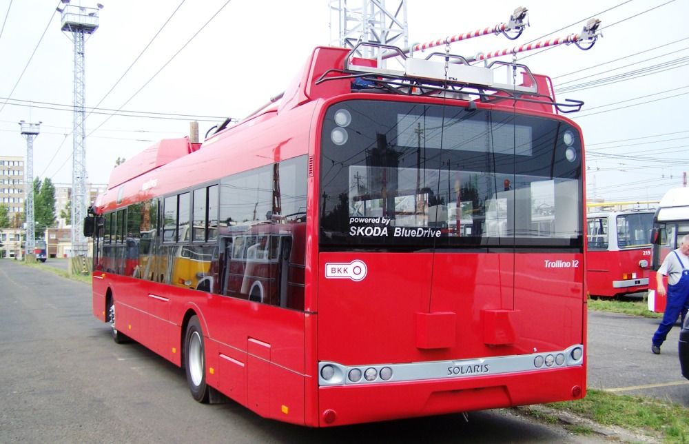 Több elektromos berendezés is a jármű tetején kapott helyet