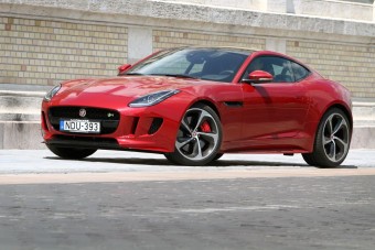 Jaguar F-Type R: menni nem is muszáj vele