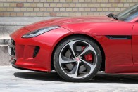 Jaguar F-Type R: menni nem is muszáj vele 61