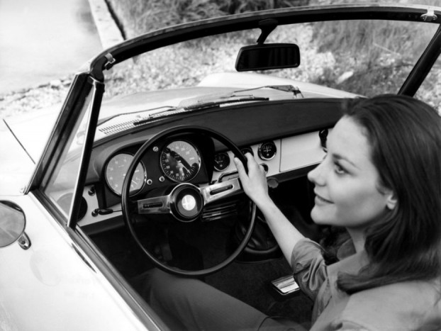 Zsibbasztóan csábító csajok, akikkel lemennél Alfába 8