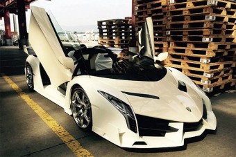 Ha 1,2 milliárdos ajándékot veszel a csajodnak, az szerelem?