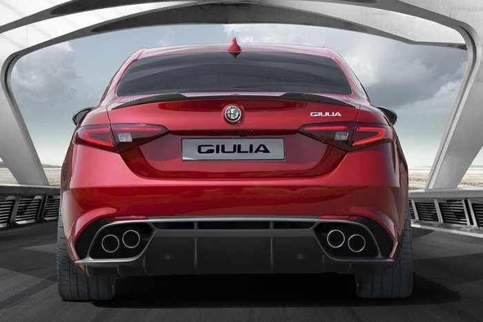 Iszonyú gyors az új Alfa Romeo szedán 2 Iszonyú gyors az új Alfa Romeo szedán 2