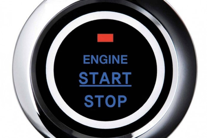 Tucatnyi embert ölt meg a népszerű autós extra