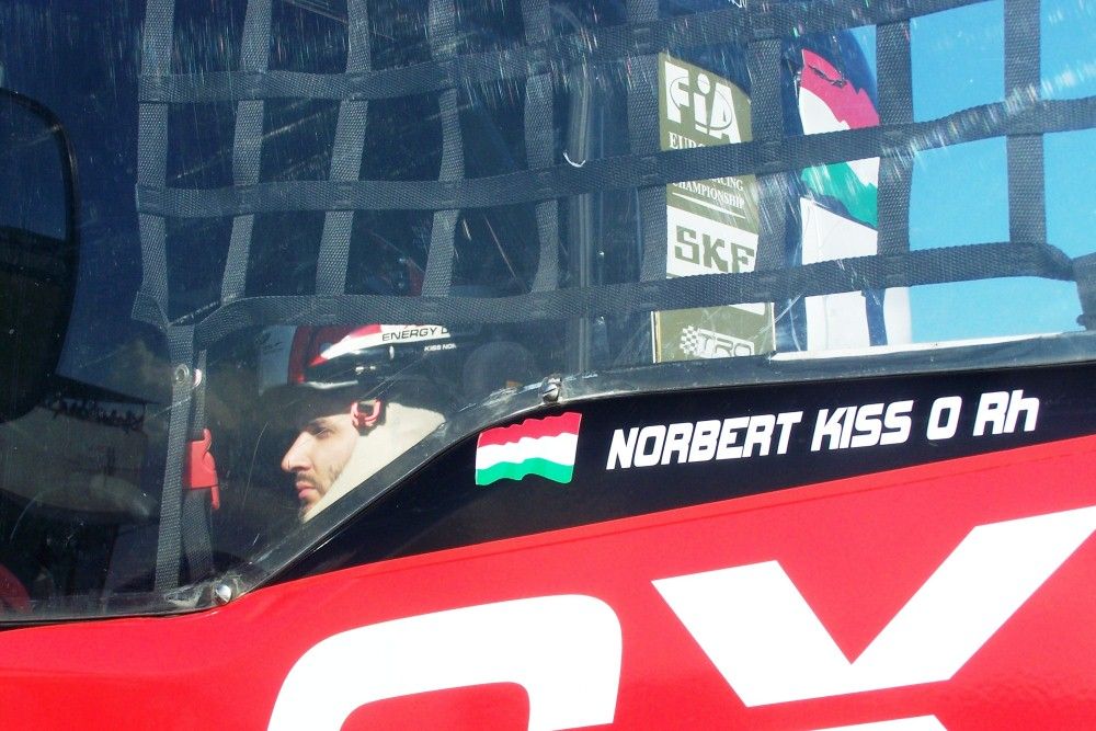 Kiss Norbert a második futam előtt. A magyar pilóta egyáltalán nem volt ideges, viszont tudta, hogy nehéz feladat vár rá, hiszen a nyolcadik helyről kellett felhoznia a futam legjobbjai közé a versenykamiont.