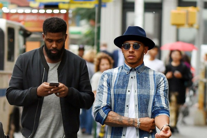 Így énekel Lewis Hamilton – videó 2 Így énekel Lewis Hamilton – videó 2