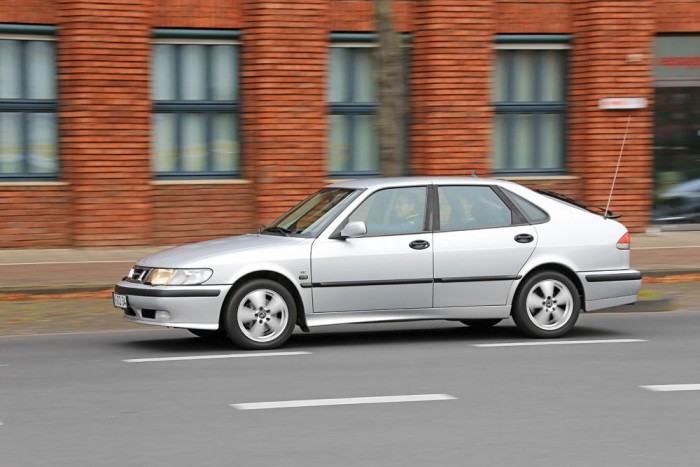 Összehasonlító teszt: Rover 75 és Saab 9-3 3 A Saab 9-3-as limuzin igazi titkos tipp: kedvező áron is ki lehet fogni nagyon megkímélt példányokat. A minőség és a rozsdásodási hajlam sokkal jobb, mint a testvérmodell Opel Vectránál