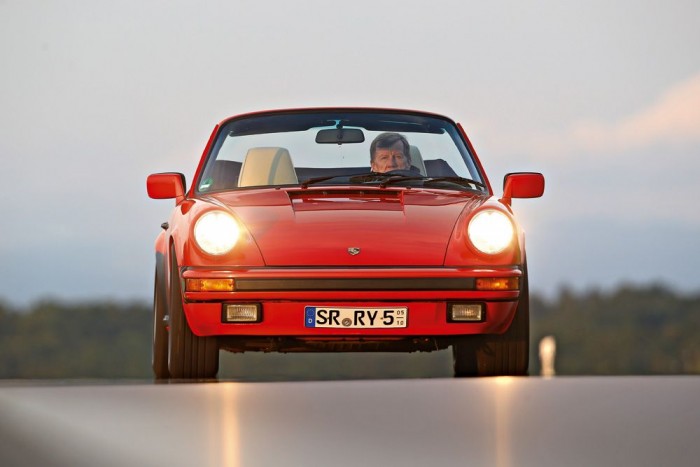 Vezettük az első Porsche 911 kabriót 2 Klasszikus, megunhatatlan forma, legendás lámpák. A 911 kabrióval élmény kanyargós országutakra tévedni