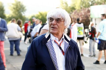 F1: Ecclestone benyalt a Pirellinek