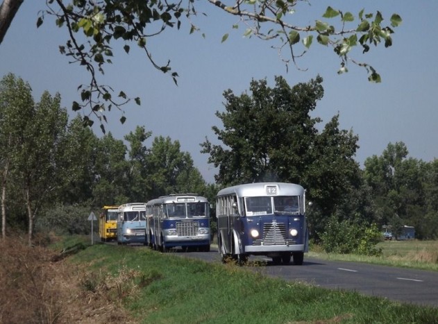 A sort a BKV nemrég felújított MÁVAG Tr,5-öse vezette. 