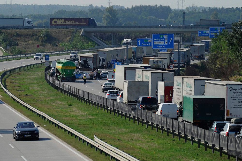 Teljes lezárás az M0-son, óriási a dugó 4