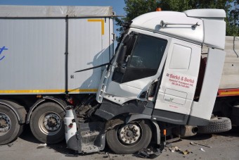 Teljes lezárás az M0-son, óriási a dugó