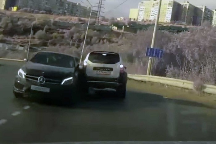 18 éves kölyök játszott istent a Mercijével