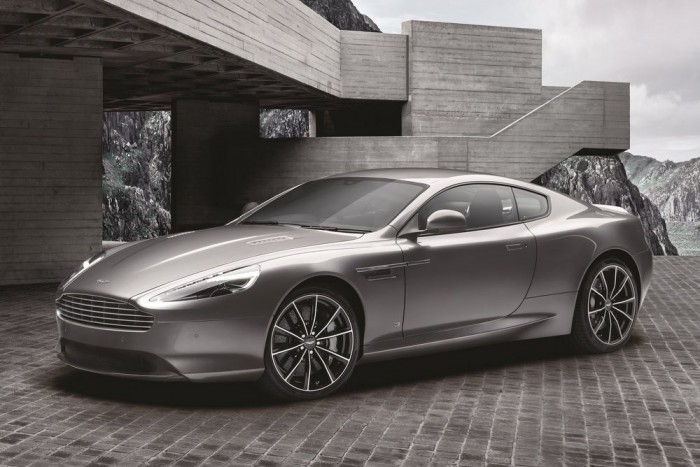 James Bond emlékautó, extrákkal 5