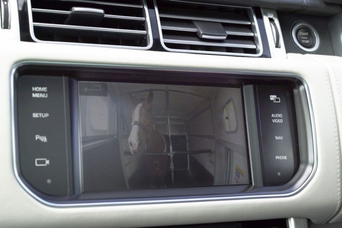 Kifejlesztették a “láthatatlan” utánfutót 7