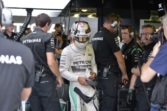 F1: Hamilton agyonverte a mezőnyt