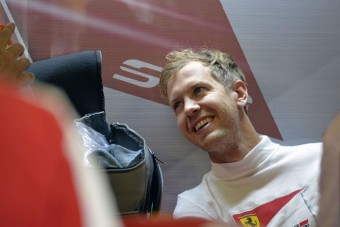 F1: Titokban bővült Vettel családja