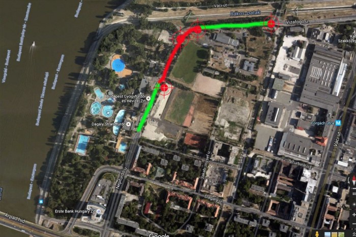 Kegyetlenül büntetnek a Dagálynál 10 | Vezess A piros szakaszra tilos a behajtás. A célkeresztek a táblákat jelölik