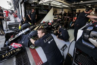 F1: A riválisok segítségével kvalifikált a Lotus