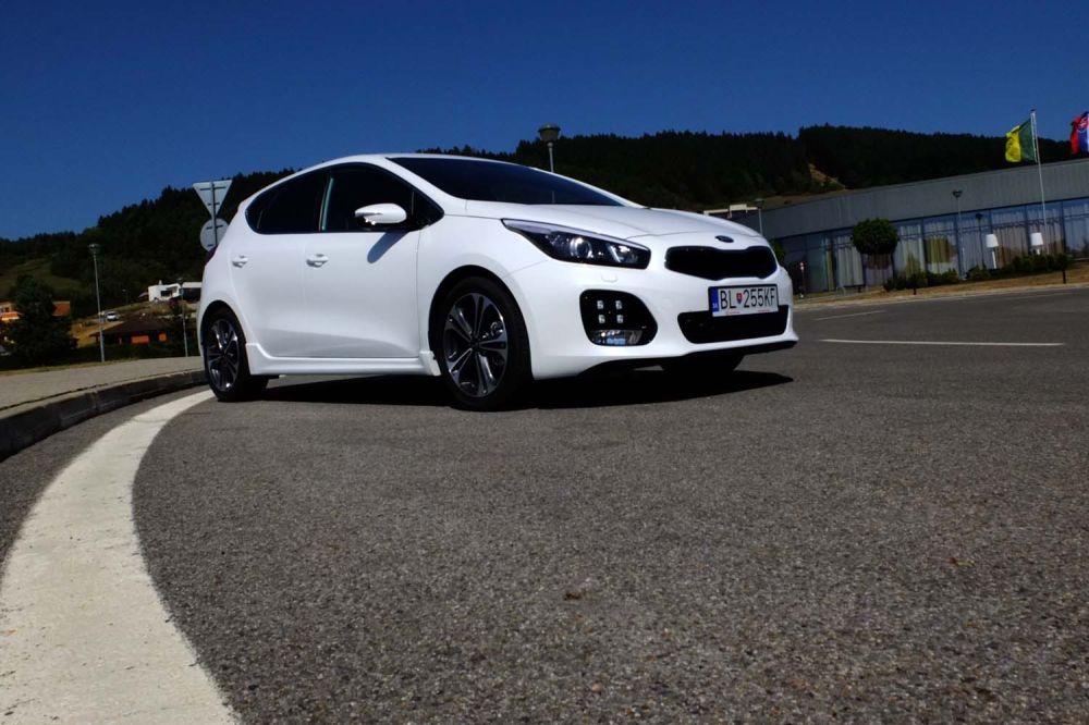 Felszín alatt változott a Kia cee’d 13