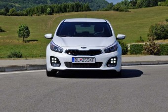 Felszín alatt változott a Kia cee'd
