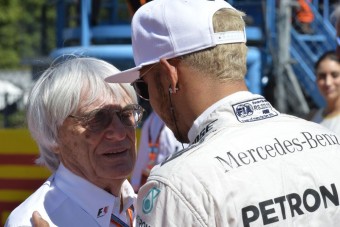 F1: Hamilton bunkó volt, bocsánatot kért