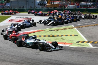 F1: Räikkönen elszúrta, Hamilton csendben nyert