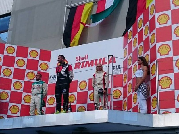 Lángoló kamion szakította félbe Kiss Norbi győztes versenyét 5