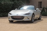 Mazda MX-5 – Minden, ami egy sportkocsitól kell 76